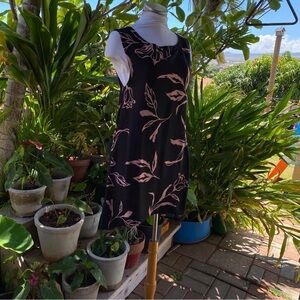 BNWT Makai Beach Hawaii pink and black aloha print dress. Keyhole back